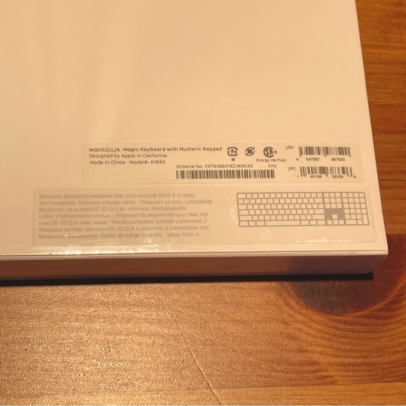 Apple Magic Wireless Keyboard with Numeric Keypad Silver Rechargeable Bluetooth - Picture 11 of 13
